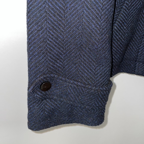 Celebrity Pink large Coat color blue closure zipper and buttons with hoodie - Picture 4 of 13